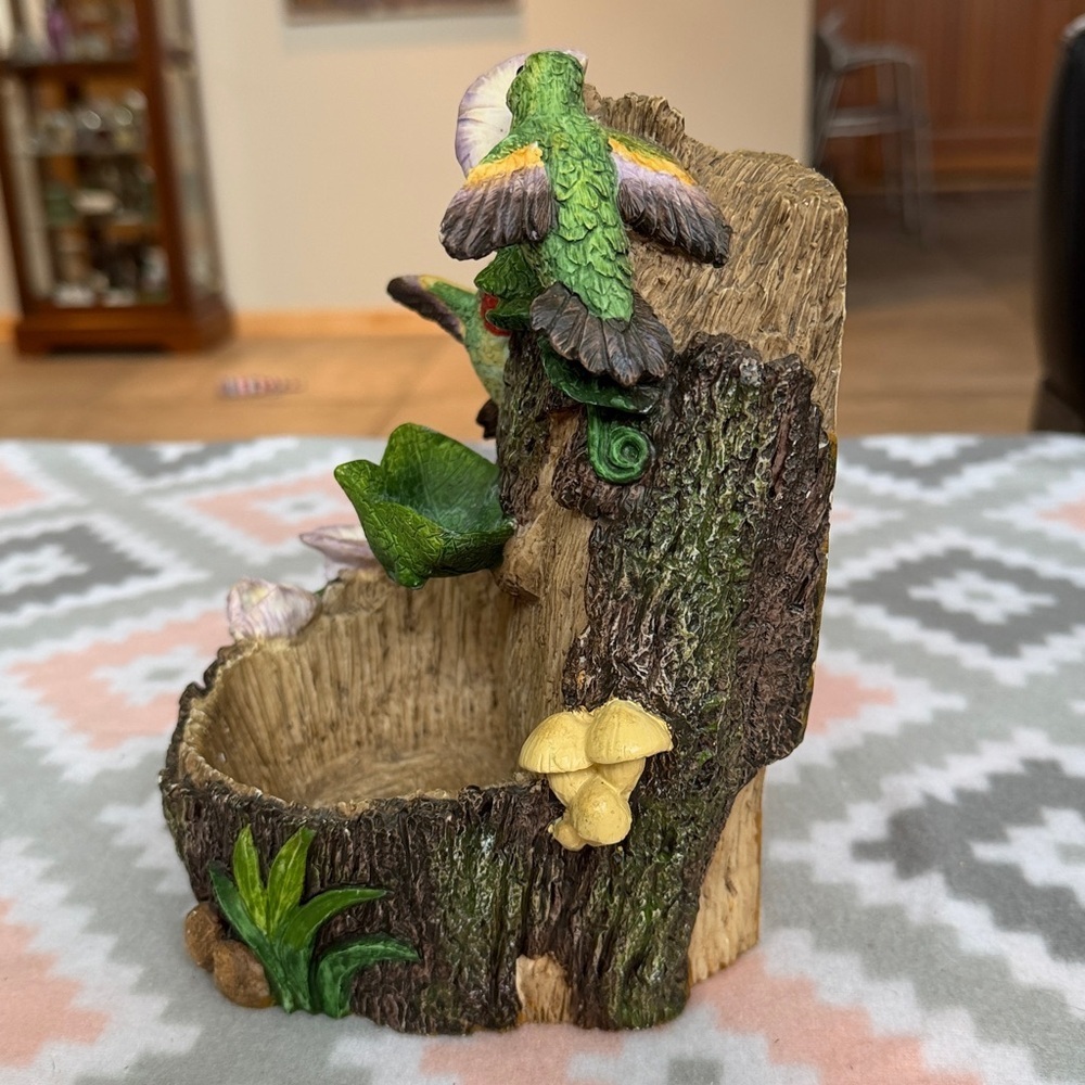 Hummingbird and Flower Resin planter or decorative trinket holder - Picture 6 of 13